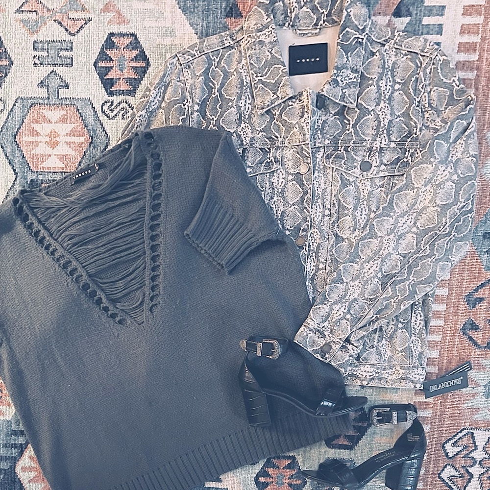 Trouve - Oversized Knit Cut-Out Sweater Top